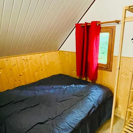 Camping Charmant, Animaux Bienvenus - 4 Pers. - Api-1-52-2279 Camon (Languedoc-Roussillon)